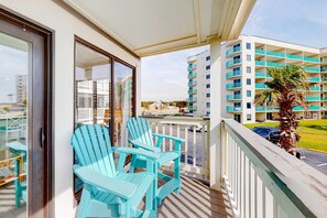 Property grounds - Second-floor condo with pool, hot tub, ocean view, fast WiFi & central AC (Fort Morgan)