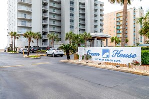 Exterior - Sunny Beachfront Condo w Free WiFi, Furnished Balcony, Shared Pool (Gulf Shores)