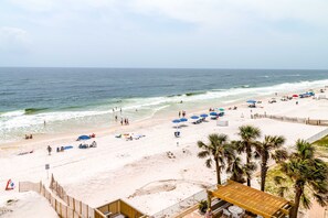 On the beach - Sunny Beachfront Condo w Free WiFi, Furnished Balcony, Shared Pool (Gulf Shores)