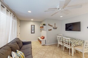 TV, DVD player, stereo, offices - Fun Seahorse condo with gas grill, W&D, & pool access - walk to West Beach (Gulf Shores)