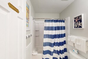 Shower, hair dryer, towels - Fun Seahorse condo with gas grill, W&D, & pool access - walk to West Beach (Gulf Shores)