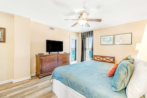 2 bedrooms, iron/ironing board, Internet, bed sheets - Sunny, Gulf-front beach condo with central AC & a pool (Gulf Shores)