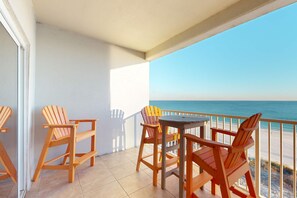 Property grounds - Delightful beachfront condo w/ a furnished balcony, views, & a shared pool (Gulf Shores)
