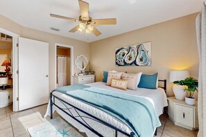 2 bedrooms, iron/ironing board, Internet - Waterfront condo with shared outdoor pool, furnished balcony, & beach access (Gulf Shores)