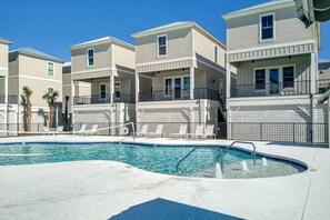Pool - Pristine waterfront escape just steps to beach with community pool, washer dryer (Gulf Shores)