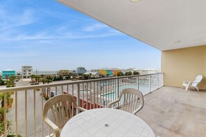 Outdoor dining - Gulf condo w/ private balcony, stunning views, pools, & sauna (Gulf Shores)