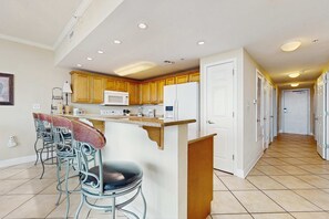 Fridge, microwave, oven, stovetop - Gulf condo w/ private balcony, stunning views, pools, & sauna (Gulf Shores)