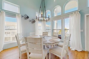Dining - Beautiful Water Front Home in Historic Fairhope (Fairhope)