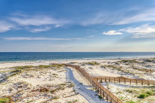 Waterfront retreat with Gulf views, pools