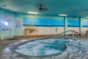 Pool - Loft-like condo with balcony, easy beach access, pools, hot tubs & tennis (Fort Morgan)