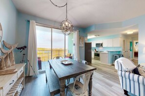 Interior - Bay View Condo w/ Deck, Assigned Boat Slip, WiFi, AC & Shared Pools/Hot Tubs (Fort Morgan)