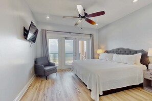 6 bedrooms, iron/ironing board, WiFi, bed sheets - Luxury Beachfront Duplex in Fort Morgan | Pool, Elevator and Wedding-Friendly (Fort Morgan)