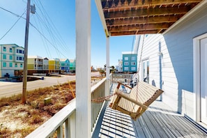 Terrace/patio - Dog-friendly house with private pool - dock and fishing pier available (Gulf Shores)
