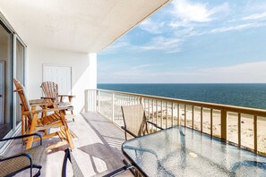 Outdoor dining - 11th Floor, Bayfront Condo w Amazing Views plus Shared Pools, Tennis, & Gym (Fort Morgan)