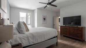 2 bedrooms, desk, iron/ironing board, WiFi - Landing | Modern 2BD, Gym, Game Room (Austin)