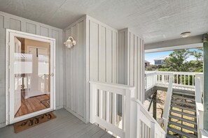 Interior - Newly renovated, bright & chic Home with private deck, grill & near the beach (Fort Morgan)