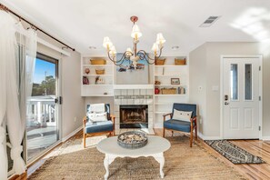 Interior - Newly renovated, bright & chic Home with private deck, grill & near the beach (Fort Morgan)