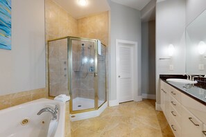 Shower, hair dryer, towels - Brilliant water view condo with multiple pools, lazy river & internet (Orange Beach)