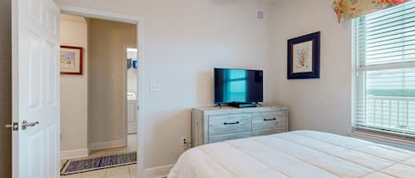 2 bedrooms, iron/ironing board, internet, bed sheets