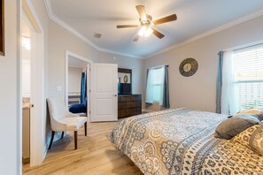 3 bedrooms, WiFi, bed sheets, wheelchair access - Dog-Friendly Condo with Shared Pool, Central AC, & Free High-Speed WiFi (Gulf Shores)