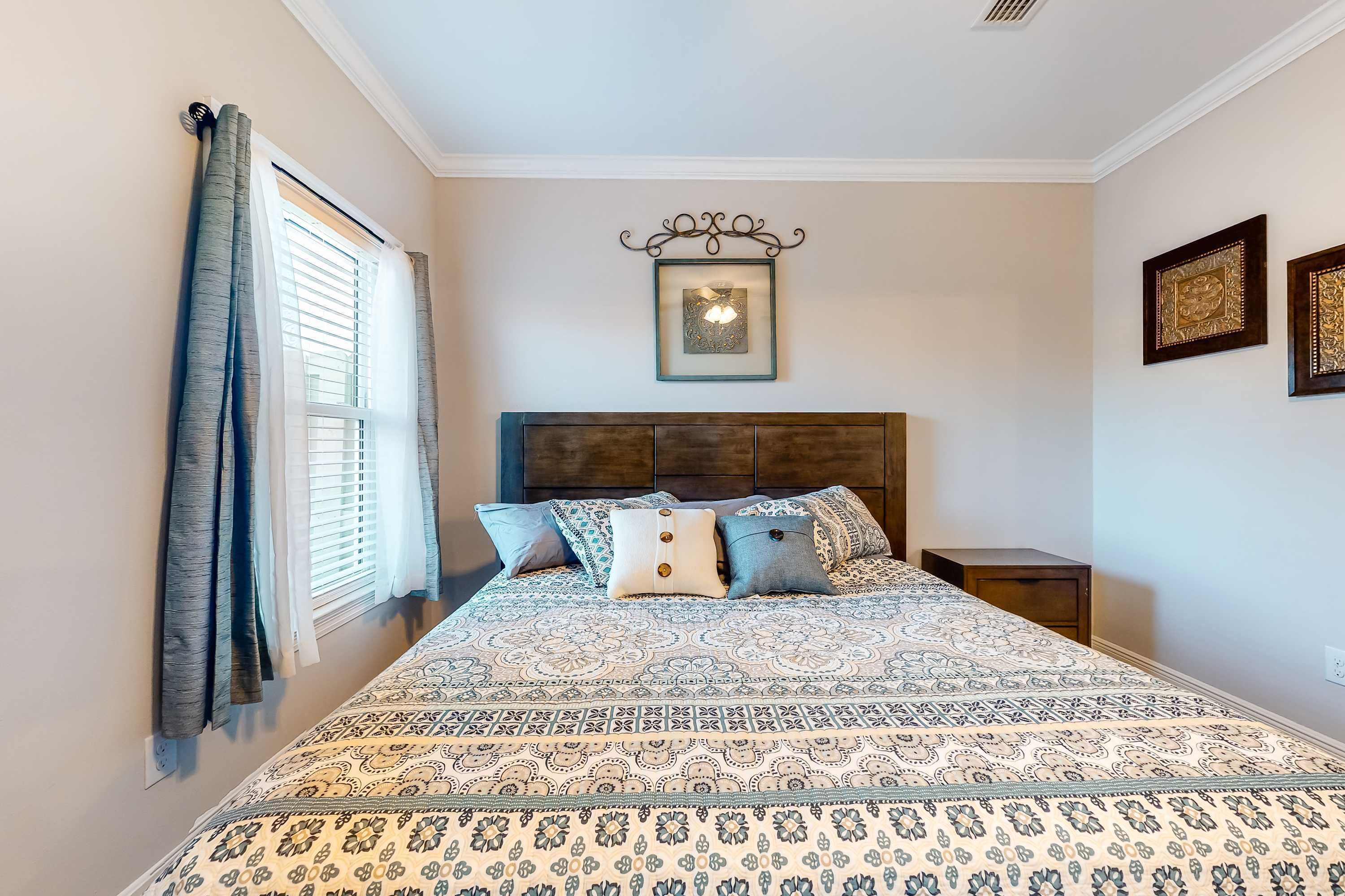 3 bedrooms, WiFi, bed sheets, wheelchair access