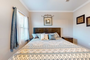 3 bedrooms, WiFi, bed sheets, wheelchair access - Dog-Friendly Condo with Shared Pool, Central AC, & Free High-Speed WiFi (Gulf Shores)