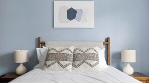 1 bedroom, desk, iron/ironing board, WiFi - Landing | Amazing Studio, Game Room (Austin)
