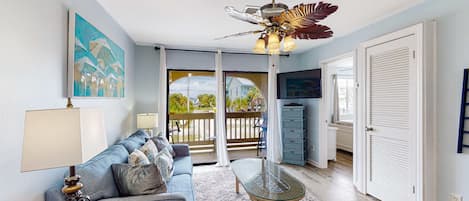 テレビ、DVD プレーヤー、書斎 / ワークスペース