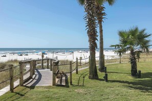 On the beach - Spacious, Gulf-front vacation home with covered deck & beach access (Gulf Shores)