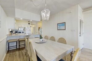 Dining - Two homes in one - beachfront, Gulf-view decks, central AC & washer dryers (Gulf Shores)