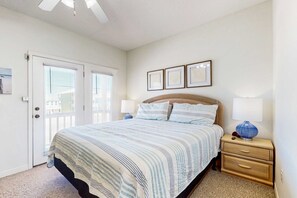 8 bedrooms, iron/ironing board, WiFi, bed sheets - Two homes in one - beachfront, Gulf-view decks, central AC & washer dryers (Gulf Shores)