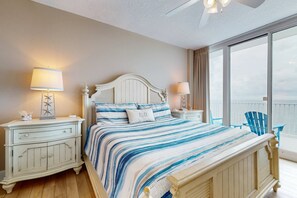 5 bedrooms, iron/ironing board, WiFi - Beachfront corner penthouse w/ amazing view, balcony & shared pools/hot tubs (Gulf Shores)