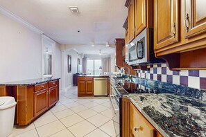 Fridge, microwave, oven, stovetop - Condo with great views, two pools, & private balcony - near attractions (Gulf Shores)