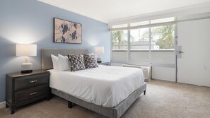 1 bedroom, desk, iron/ironing board, WiFi - Landing | Incredible 1BD, Gym, Clubhouse (Kissimmee)
