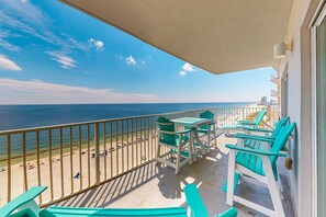 Property grounds - Waterfront condo w/ swim through indoor/outdoor community pools, hot tub & sauna (Gulf Shores)