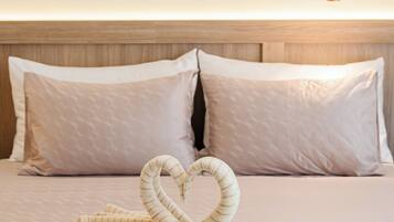 In-room safe, blackout curtains, soundproofing