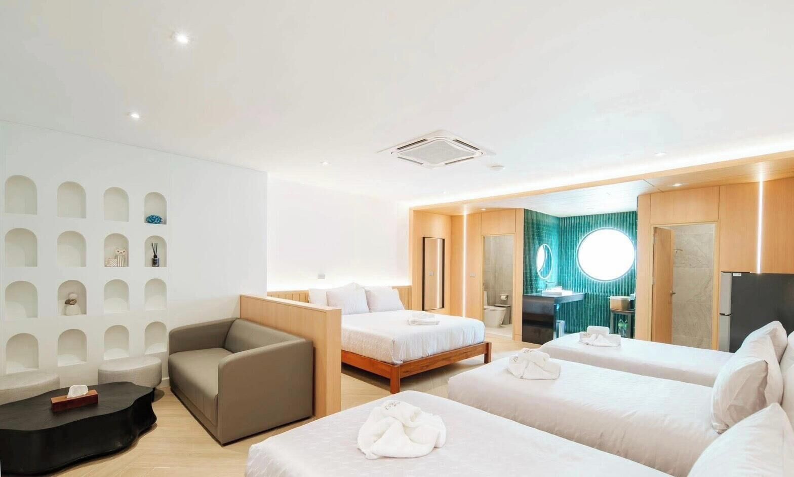 Family Room | In-room safe, blackout curtains, soundproofing