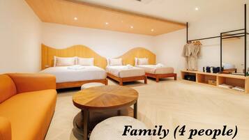 Family Room | In-room safe, blackout drapes, soundproofing