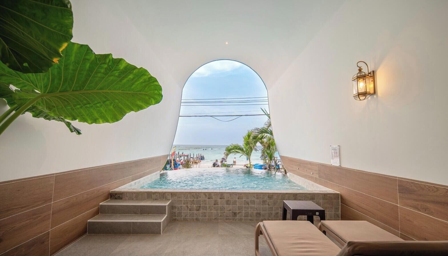 Room, Beach View | In-room safe, blackout drapes, soundproofing