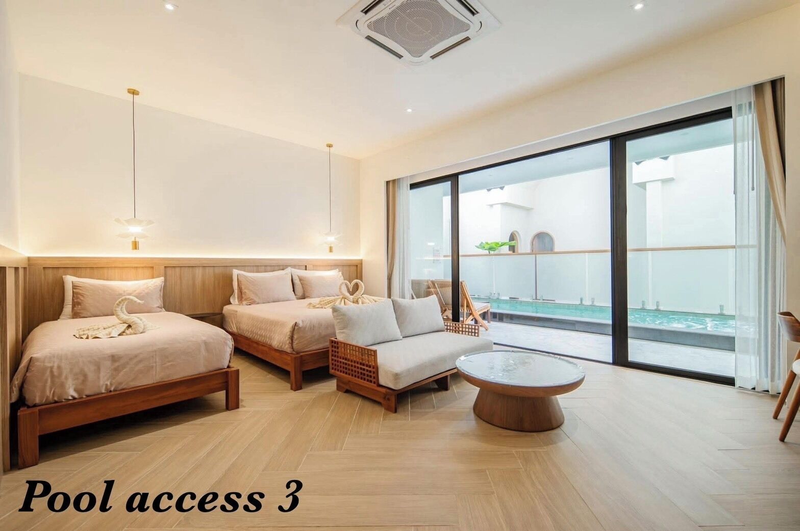 Quarto clássico, vista para a piscina | Cofres nos quartos, cortinas blackout, quartos à prova de som