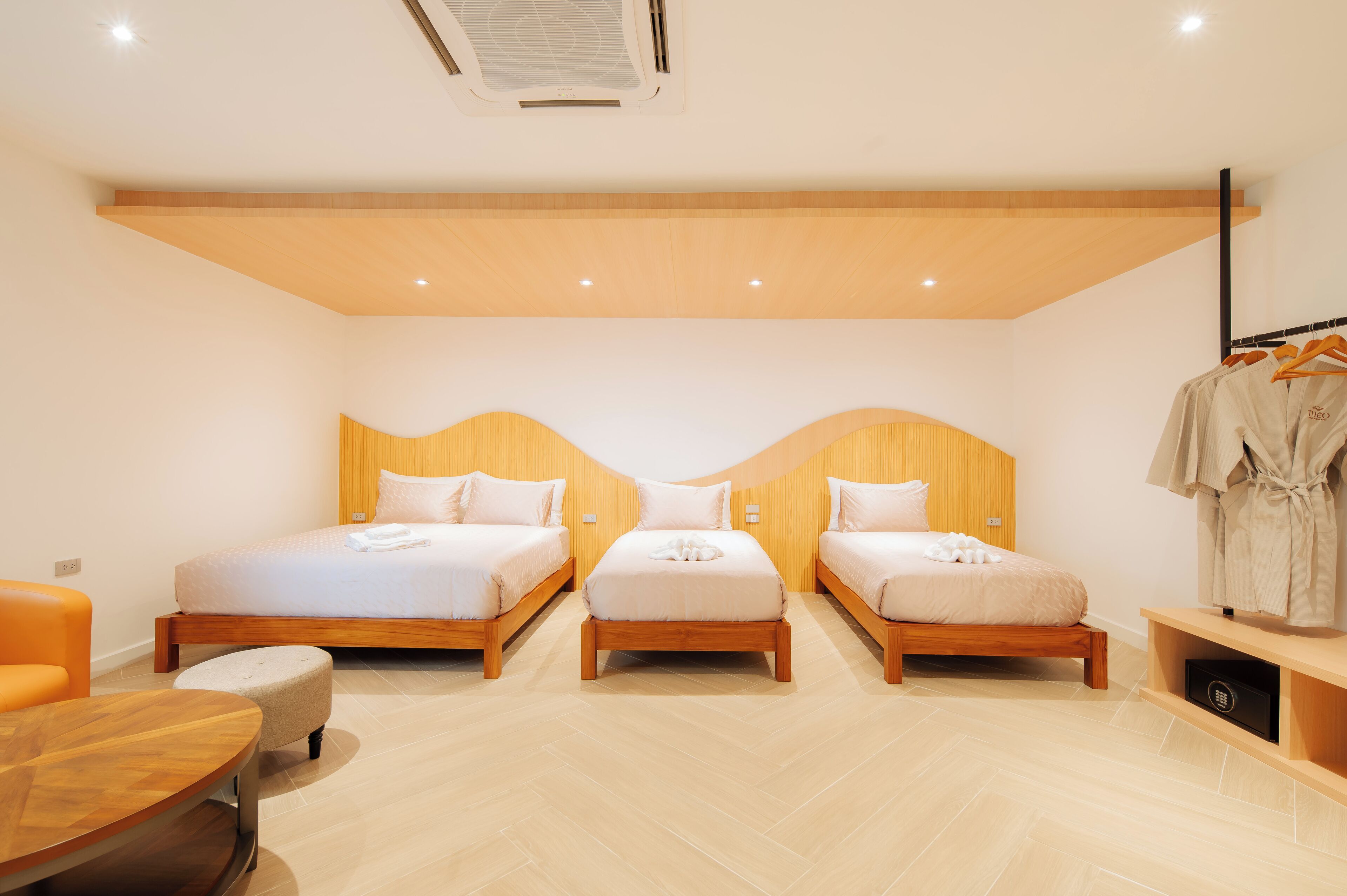 In-room safe, blackout curtains, soundproofing