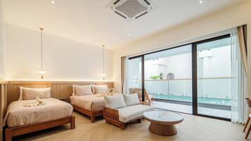 Classic Room, Pool View | In-room safe, blackout curtains, soundproofing