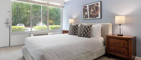 1 bedroom, desk, iron/ironing board, WiFi