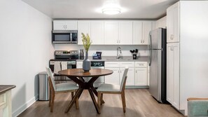 Fridge, dining tables - Landing | Incredible 1BD, Gym, Clubhouse (Kissimmee)