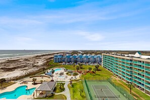 Sports court - Beach condo w Gulf view, pool, sports courts at Plantation Palms (Fort Morgan)