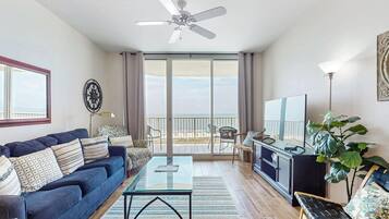 Een televisie, een dvd-speler en een stereo