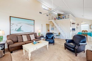 TV, DVD player, stereo, offices - Gulf Front Home with Loft - Dog OK (Fort Morgan)