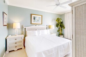 3 bedrooms, Internet, bed sheets - Well-appointed condo with amazing views, pool, & hot tub - Close to beach (Fort Morgan)
