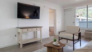 Smart TV - Landing | Amazing 1BD, Clubhouse, Gym (Kissimmee)