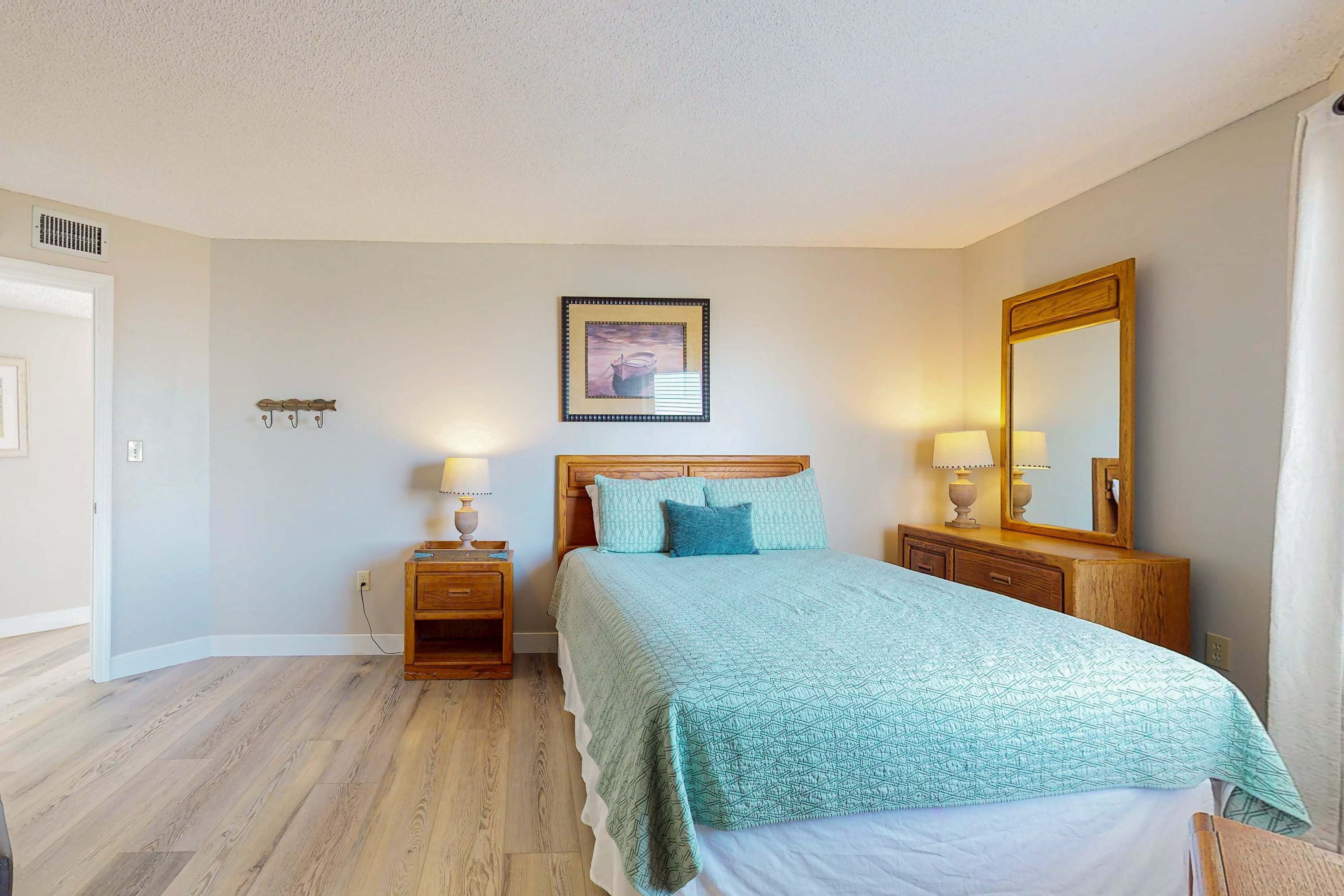 3 bedrooms, iron/ironing board, Internet, bed sheets